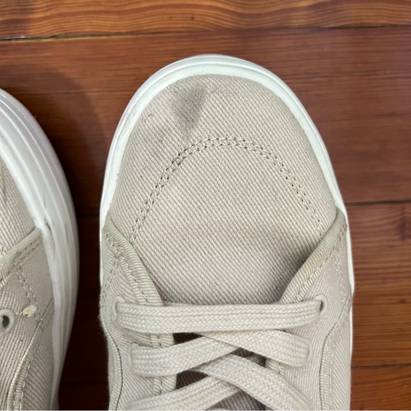 Universal thread beige platform sneakers - Picture 5 of 5